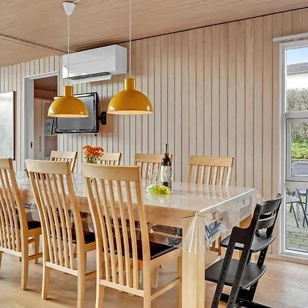 בית נופש Lovely In With Wifi